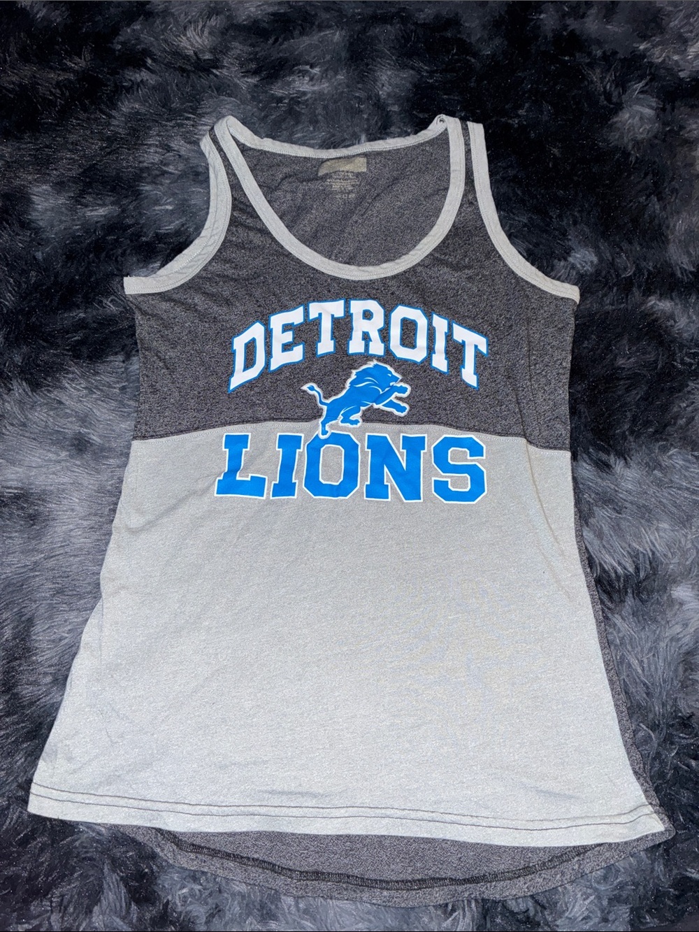Detroit Lions Two-Tone Gray Tank with Blue Logo women’s medium